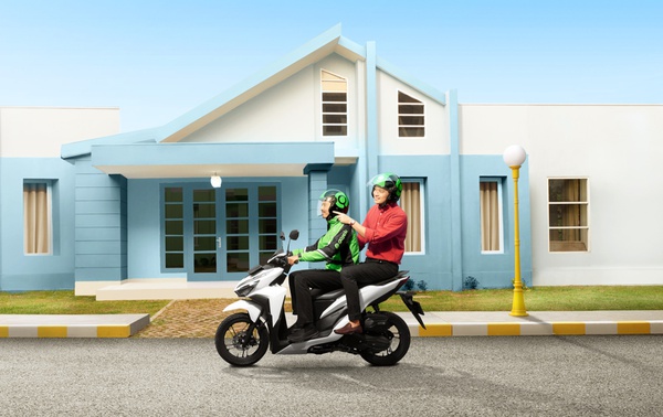 Layanan Gojek yang melayani pengguna yang membutuhkan moda transportasi