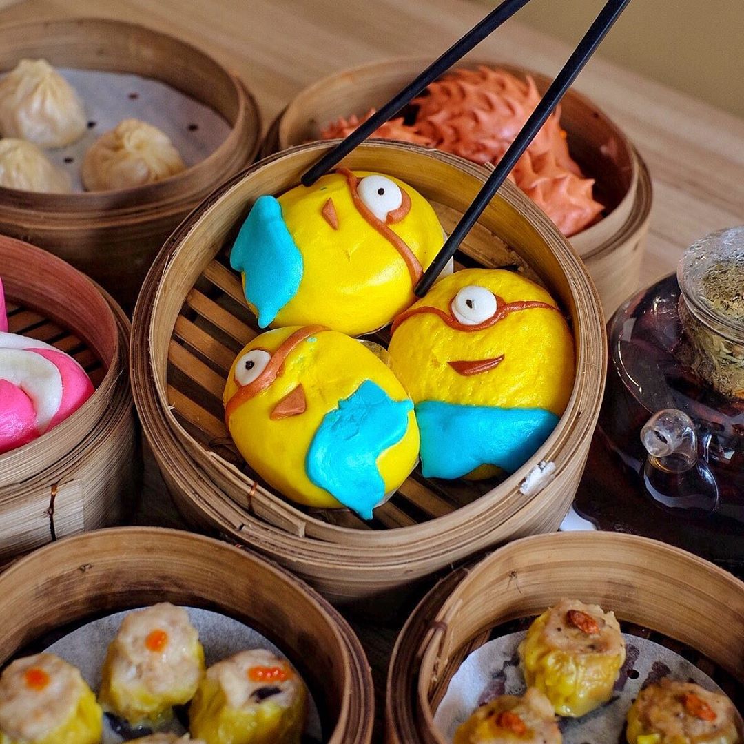 Menu Restoran Instagramable - Bakpao Minion Menu Restoran Instagramable - Bakpao Minion