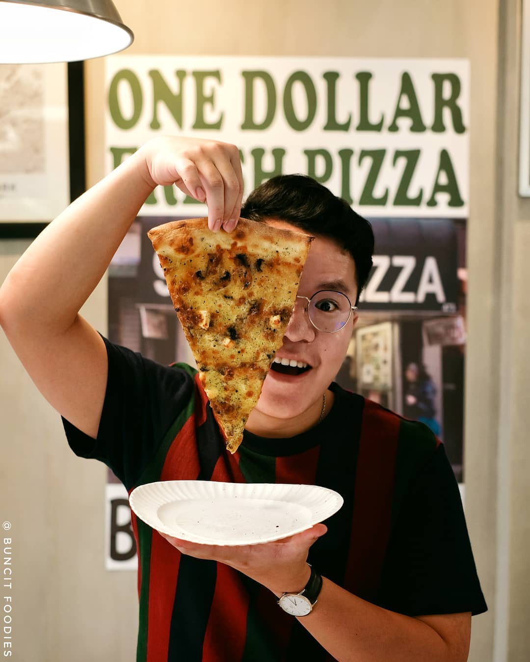 Menu Restoran Instagramable - Pizza Besar Menu Restoran Instagramable - Pizza Besar