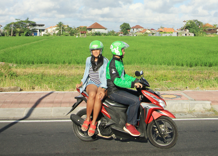 DREAM WITHOUT FEAR, LIVE WITHOUT LIMITS #HIDUPTANPABATAS - Kadek Arini, Blogger