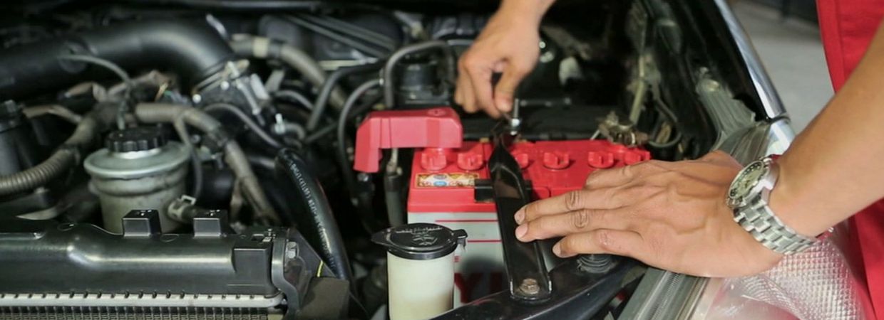 Perbedaan Aki Soak dengan Aki Kurang Setrum yang Harus Kamu Ketahui